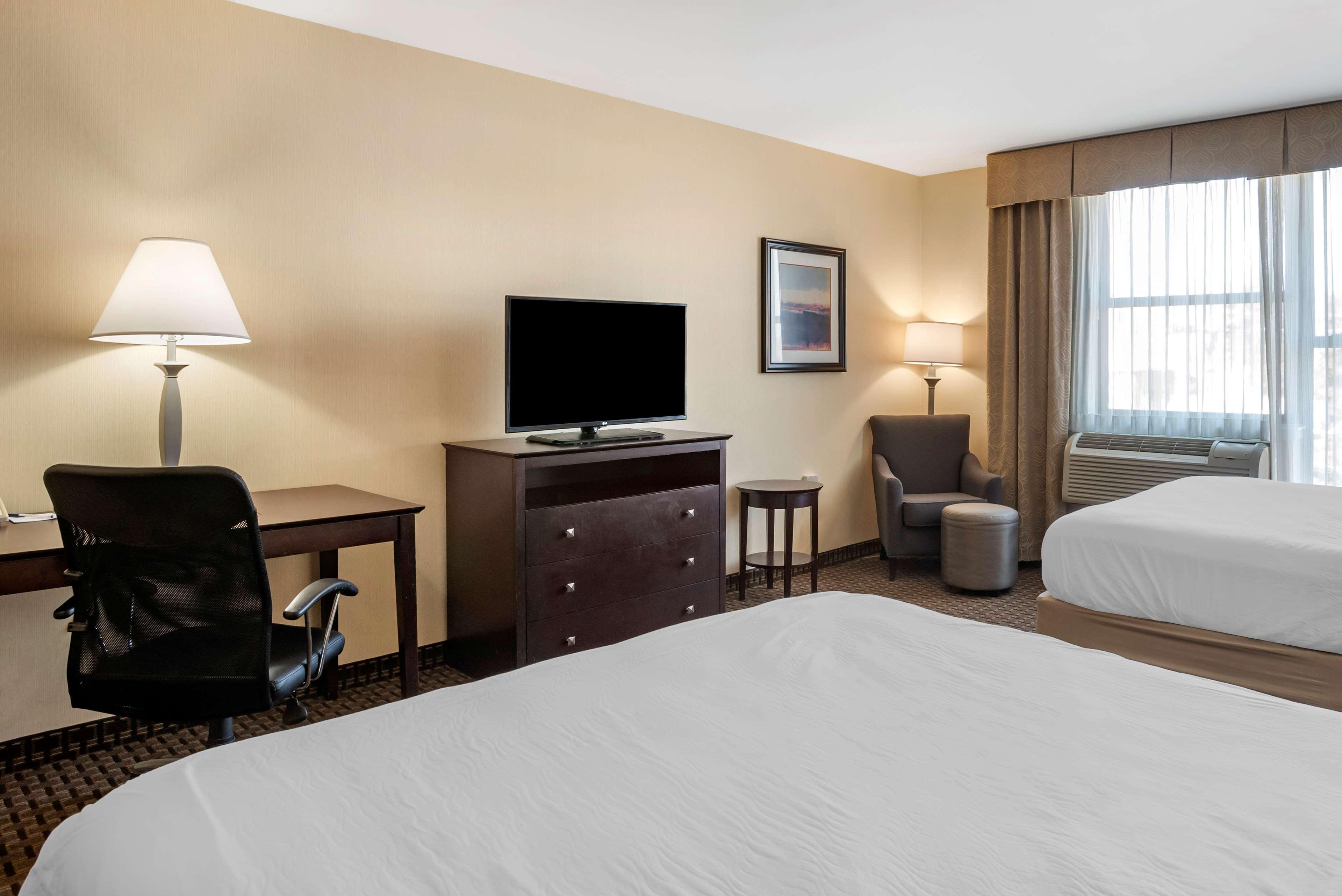 Best Western Plus Philadelphia Airport South - At Widener University Chester Extérieur photo