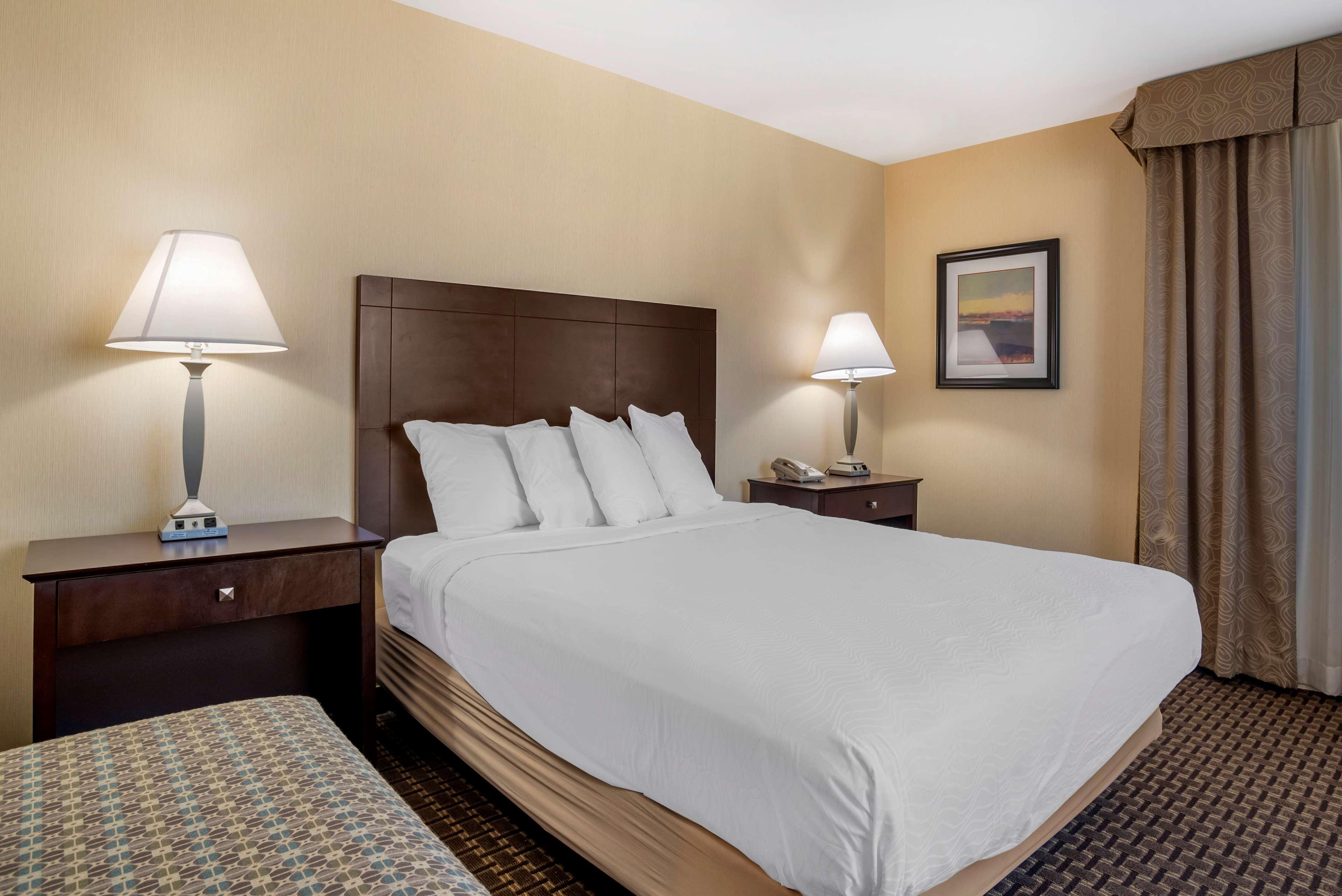 Best Western Plus Philadelphia Airport South - At Widener University Chester Extérieur photo