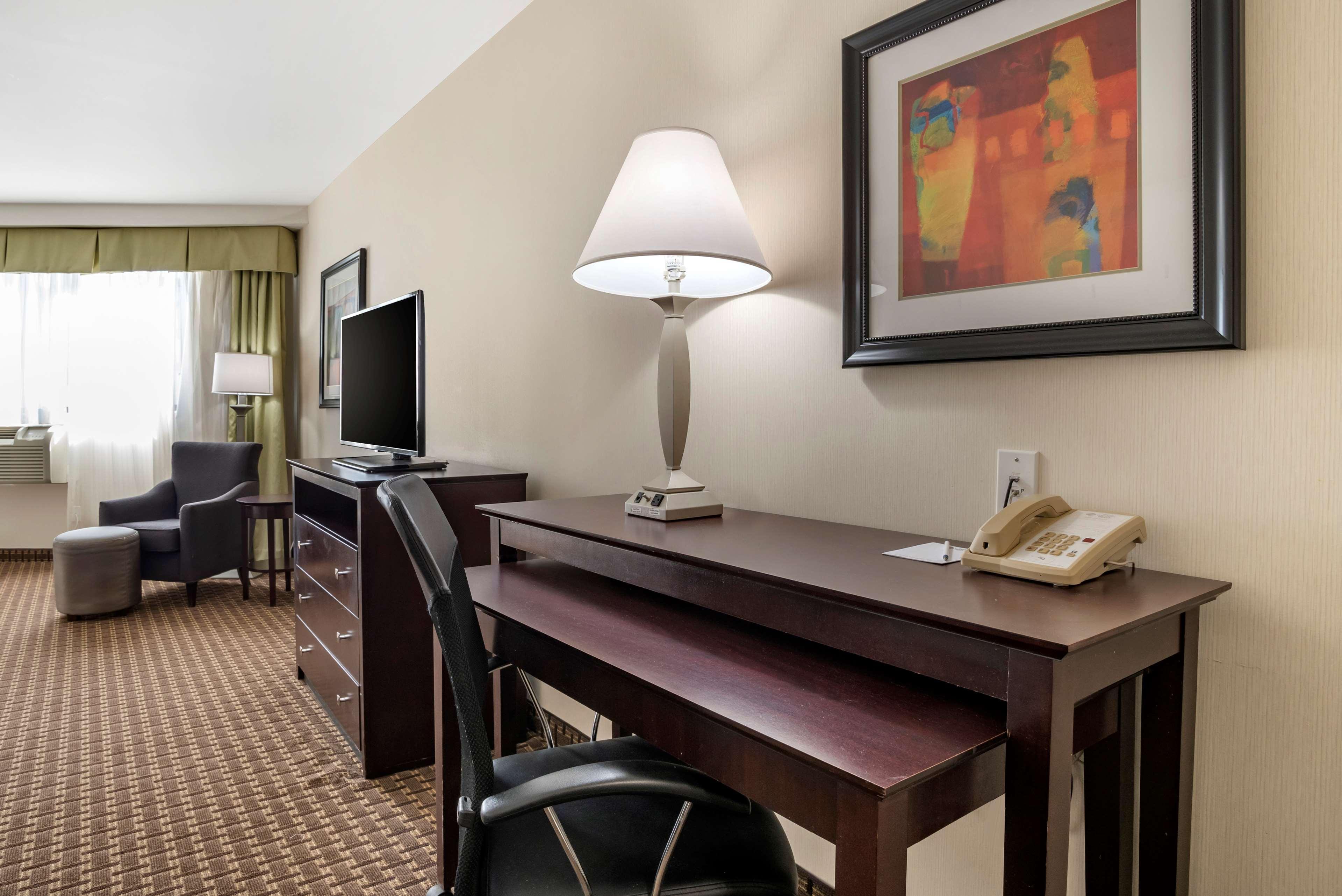Best Western Plus Philadelphia Airport South - At Widener University Chester Extérieur photo