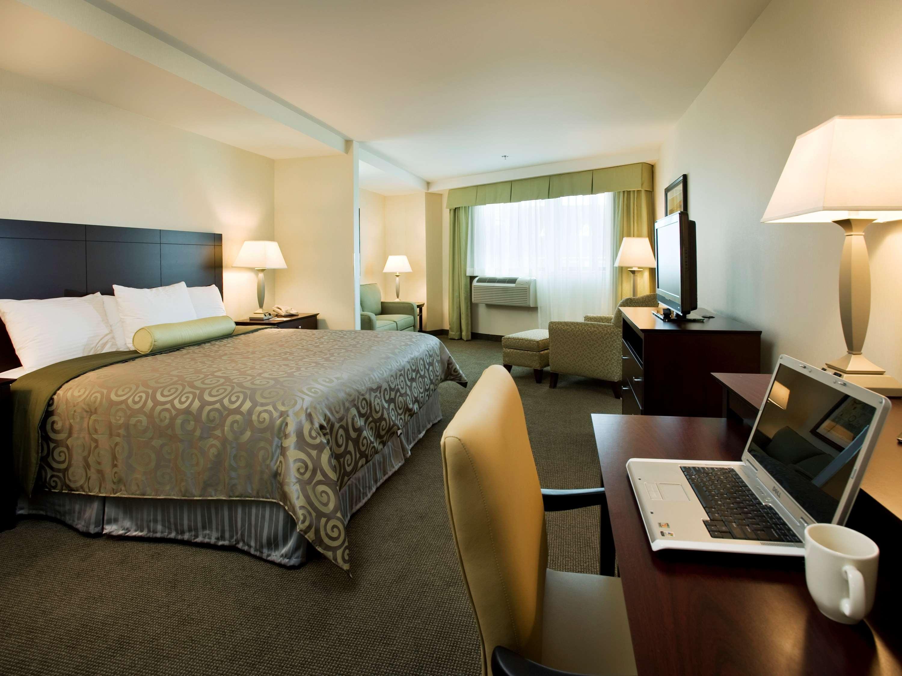 Best Western Plus Philadelphia Airport South - At Widener University Chester Extérieur photo