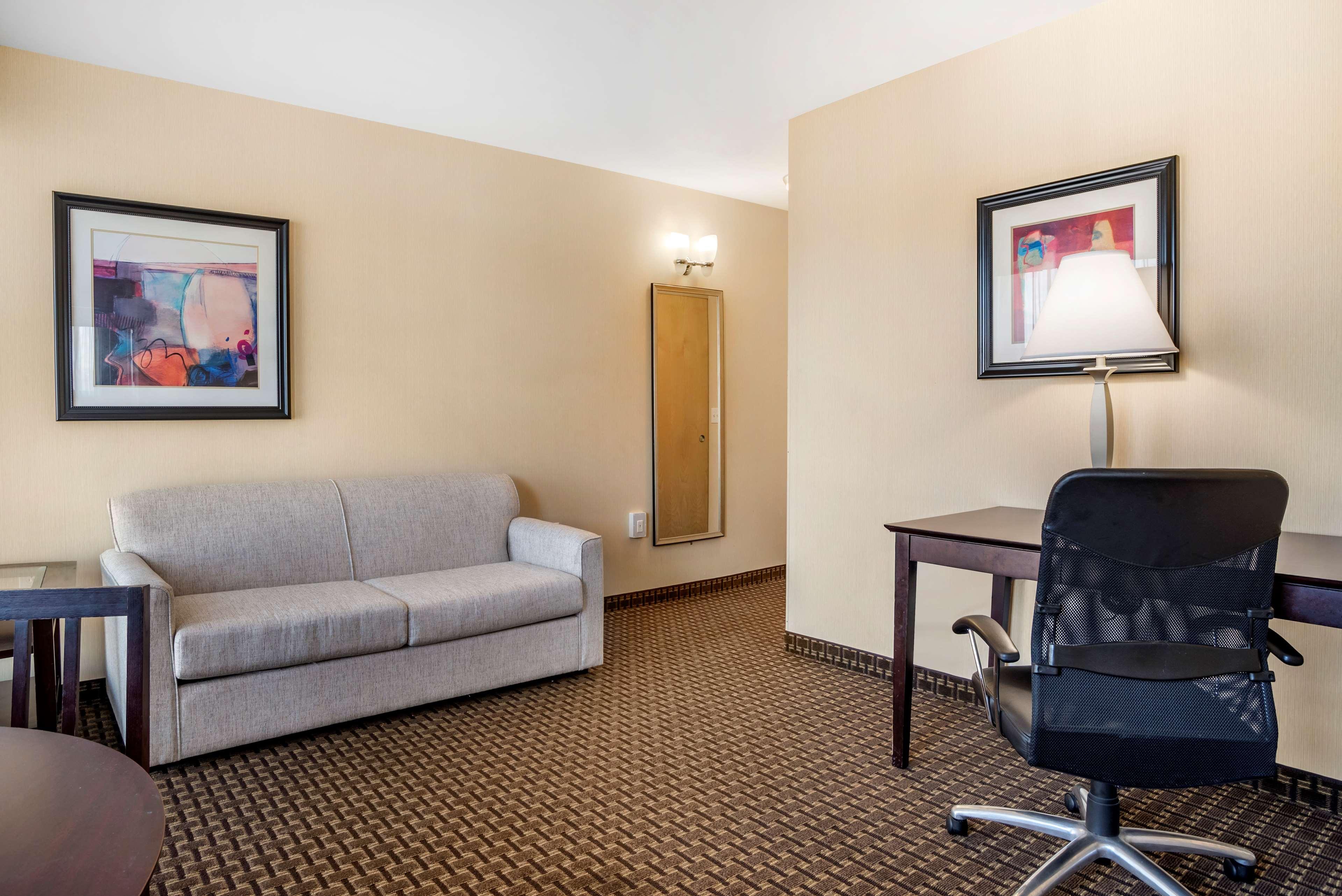 Best Western Plus Philadelphia Airport South - At Widener University Chester Extérieur photo
