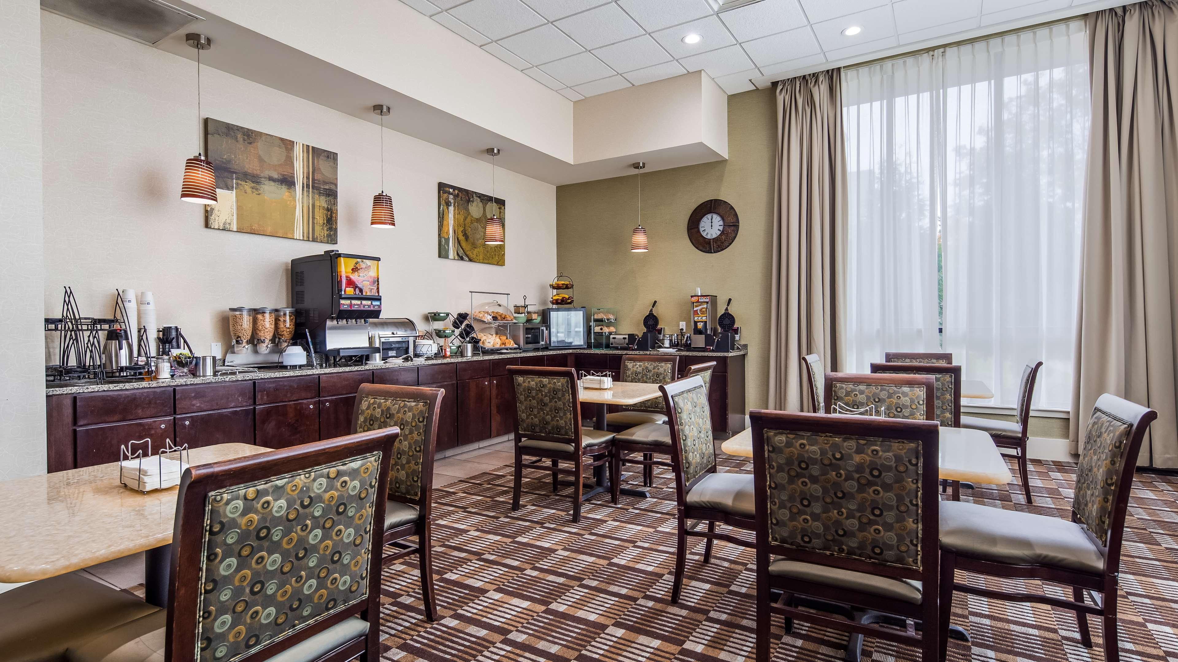 Best Western Plus Philadelphia Airport South - At Widener University Chester Extérieur photo