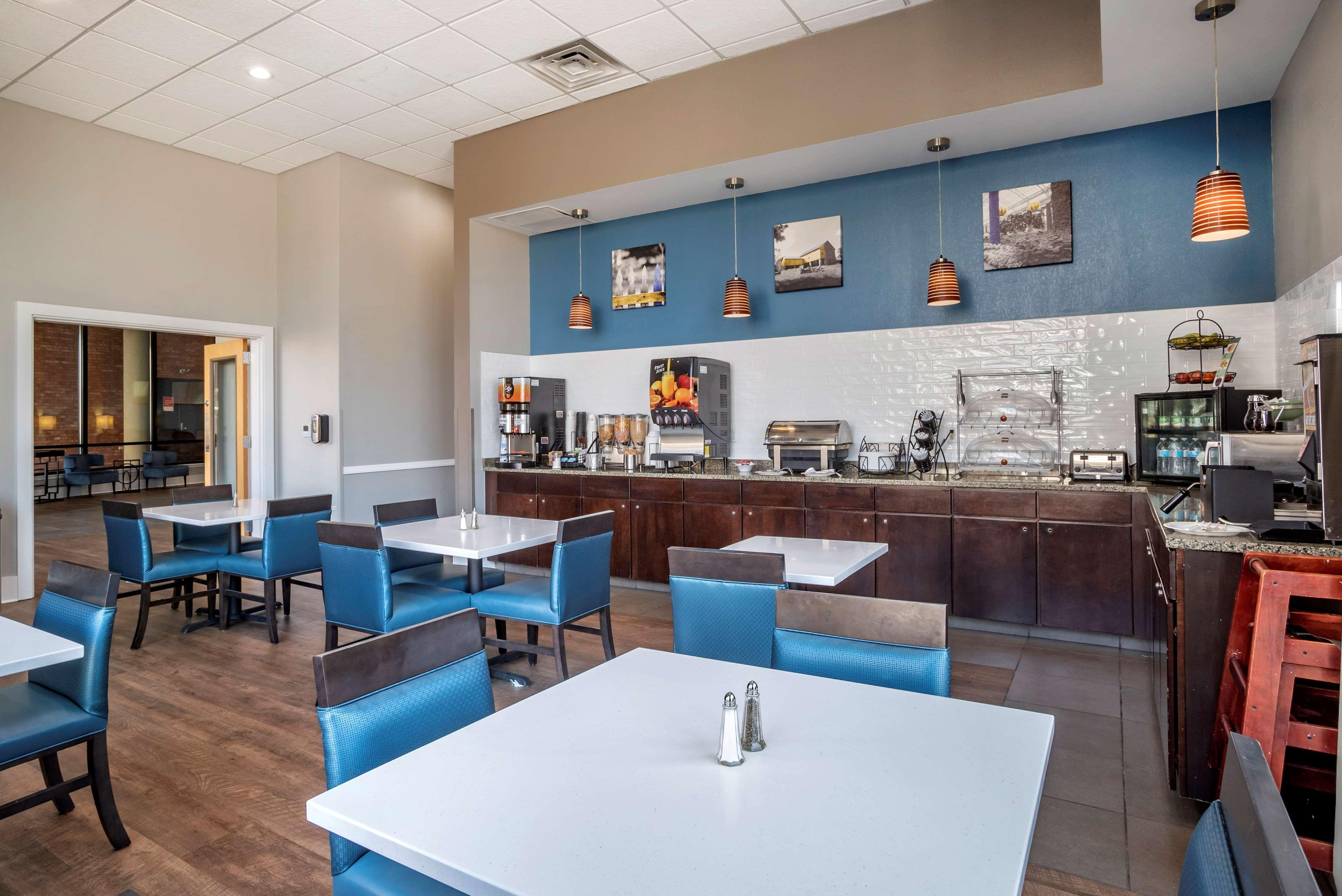 Best Western Plus Philadelphia Airport South - At Widener University Chester Extérieur photo